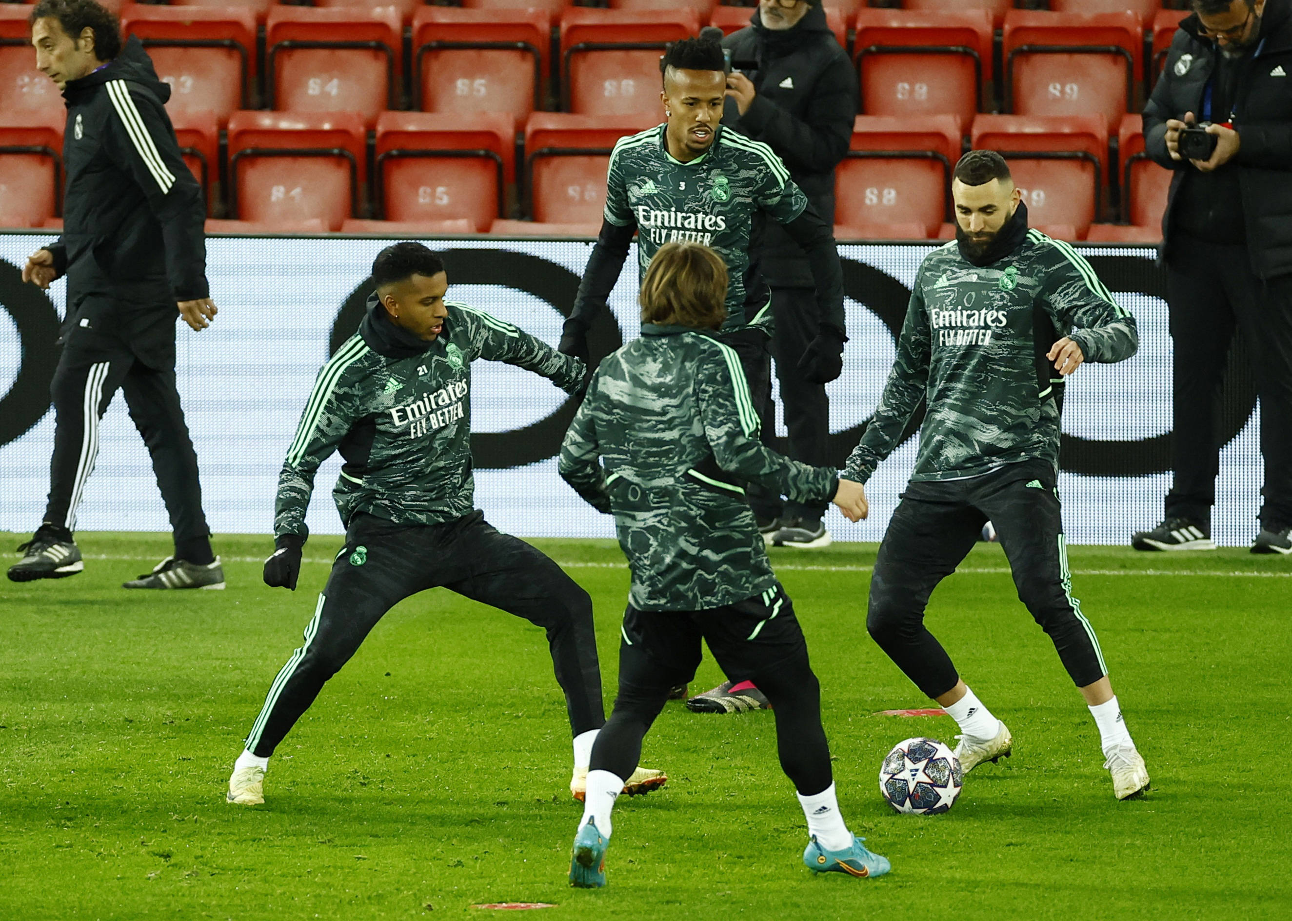 开云sport-包含进球狂潮席卷,球队展现高超实力,轻松胜出的词条