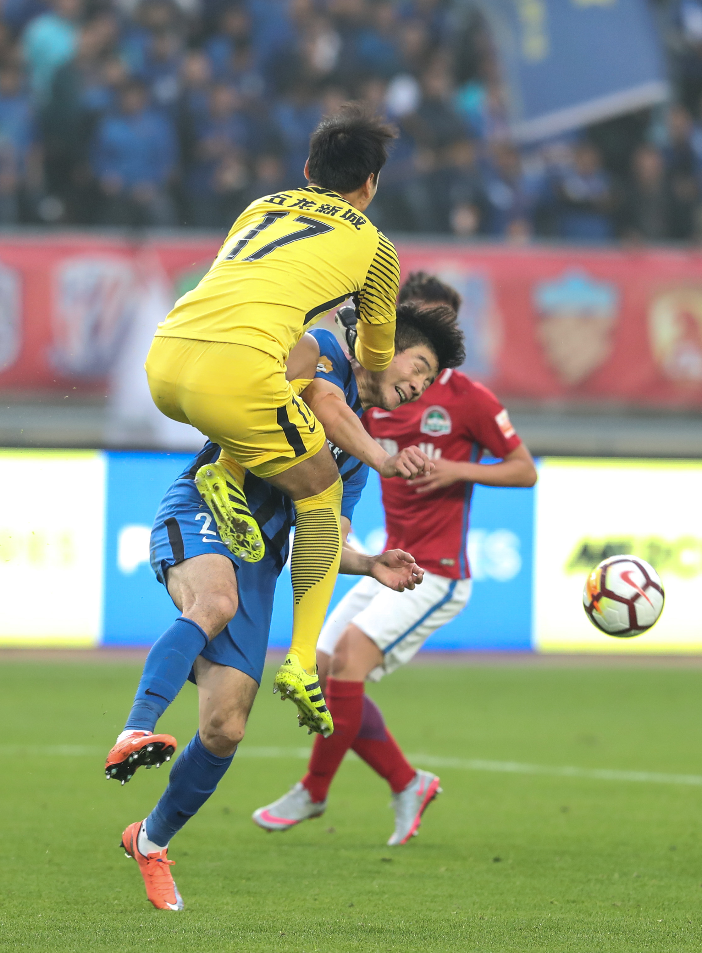 开云APP-关于苏宁球员球技精湛,欲突破禁区率先进球的信息