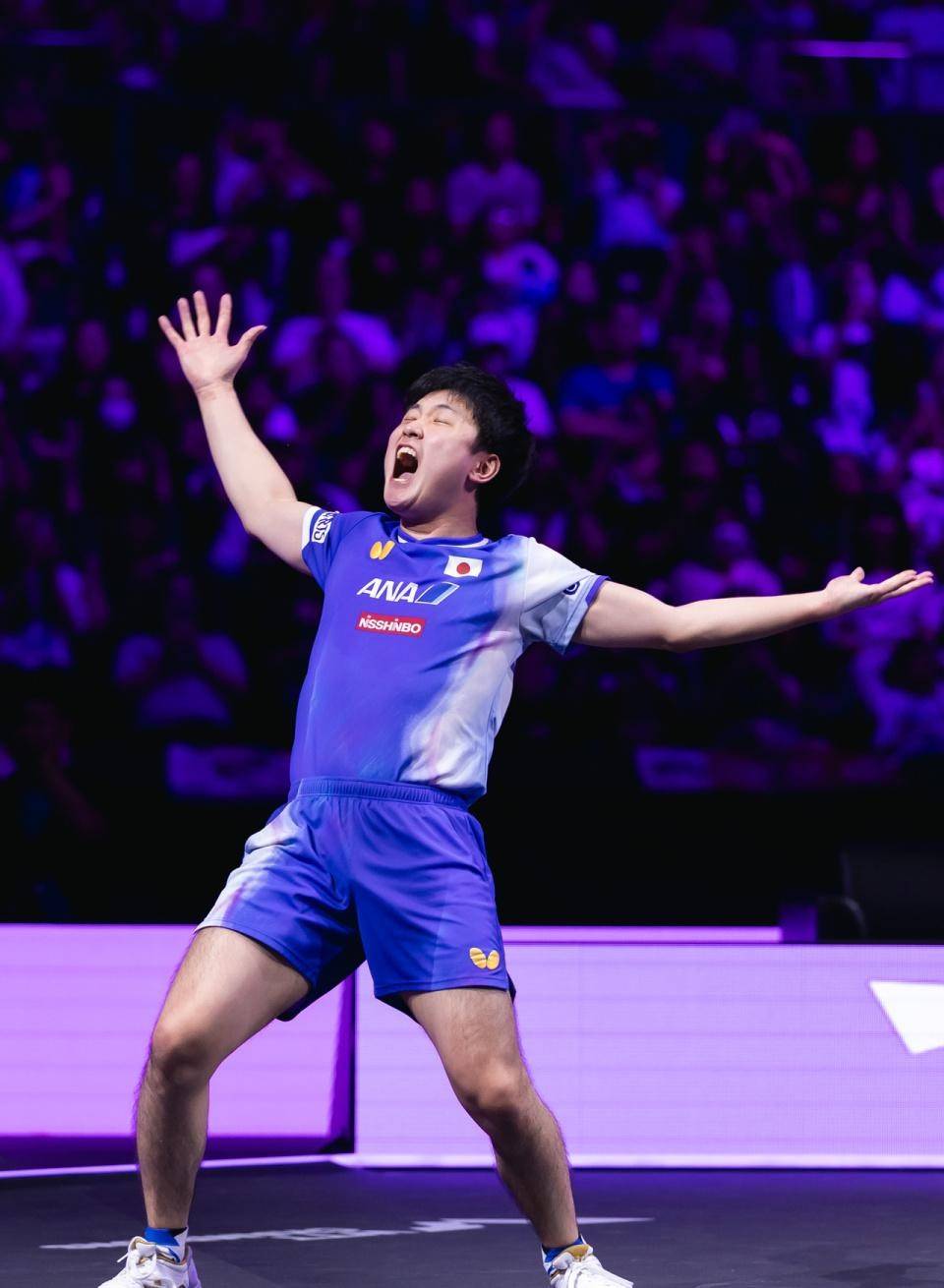 开云平台-比赛表现引人注目，球员展现出色技术