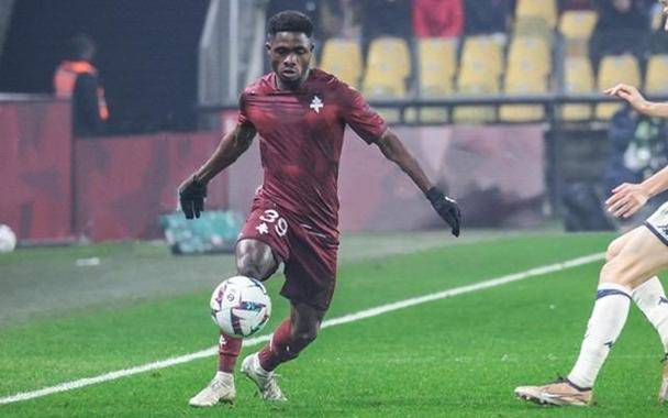 梅斯主场失利,遭遇保级压力 梅斯主场失利,遭遇保级压力