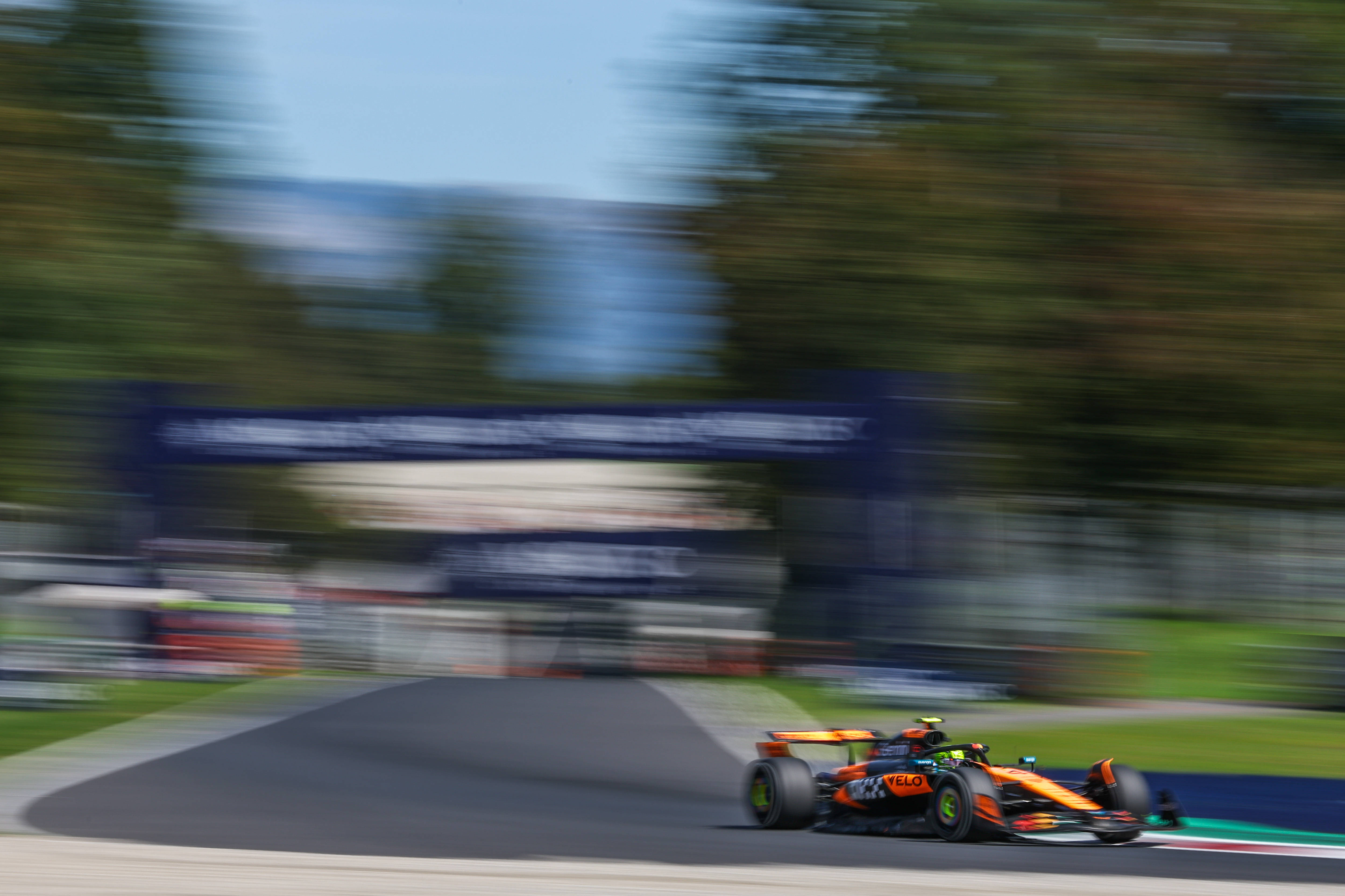 开云-红牛车队绝杀迈凯伦，拉塞尔高光表现