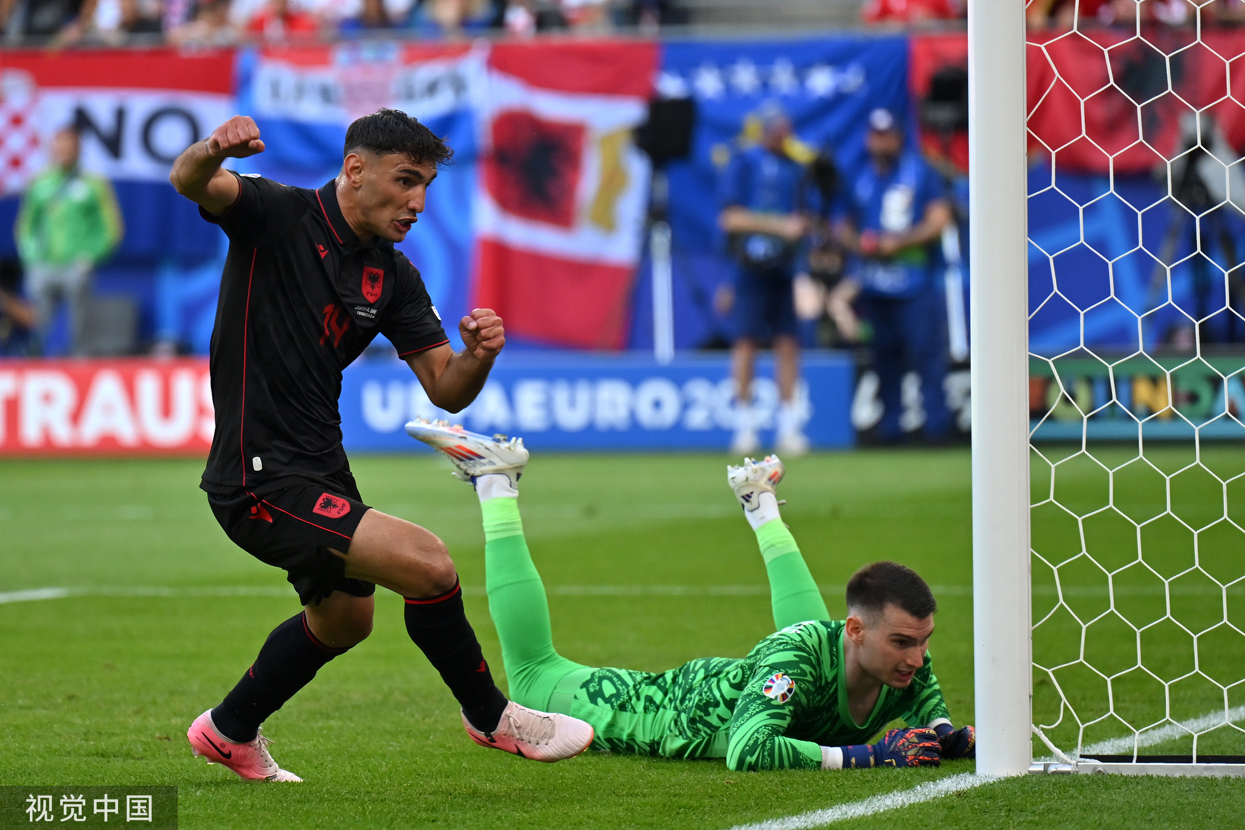 阿尔及利亚足球队在非洲联赛中表现出色 阿尔及利亚足球队在非洲联赛中表现出色