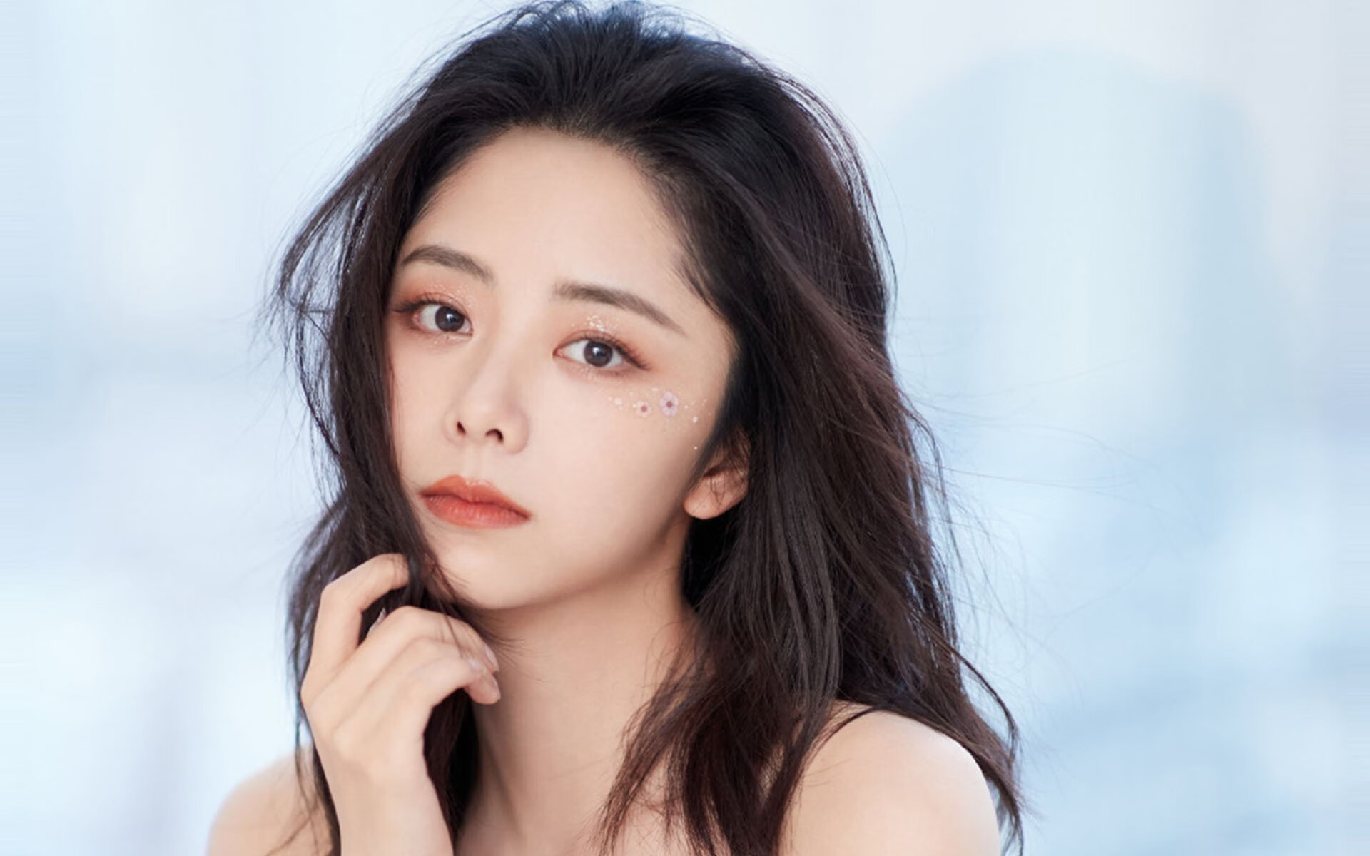 开云APP-因此，我为您构思了以下几个文章标题，它们从不同角度诠释了这场对决