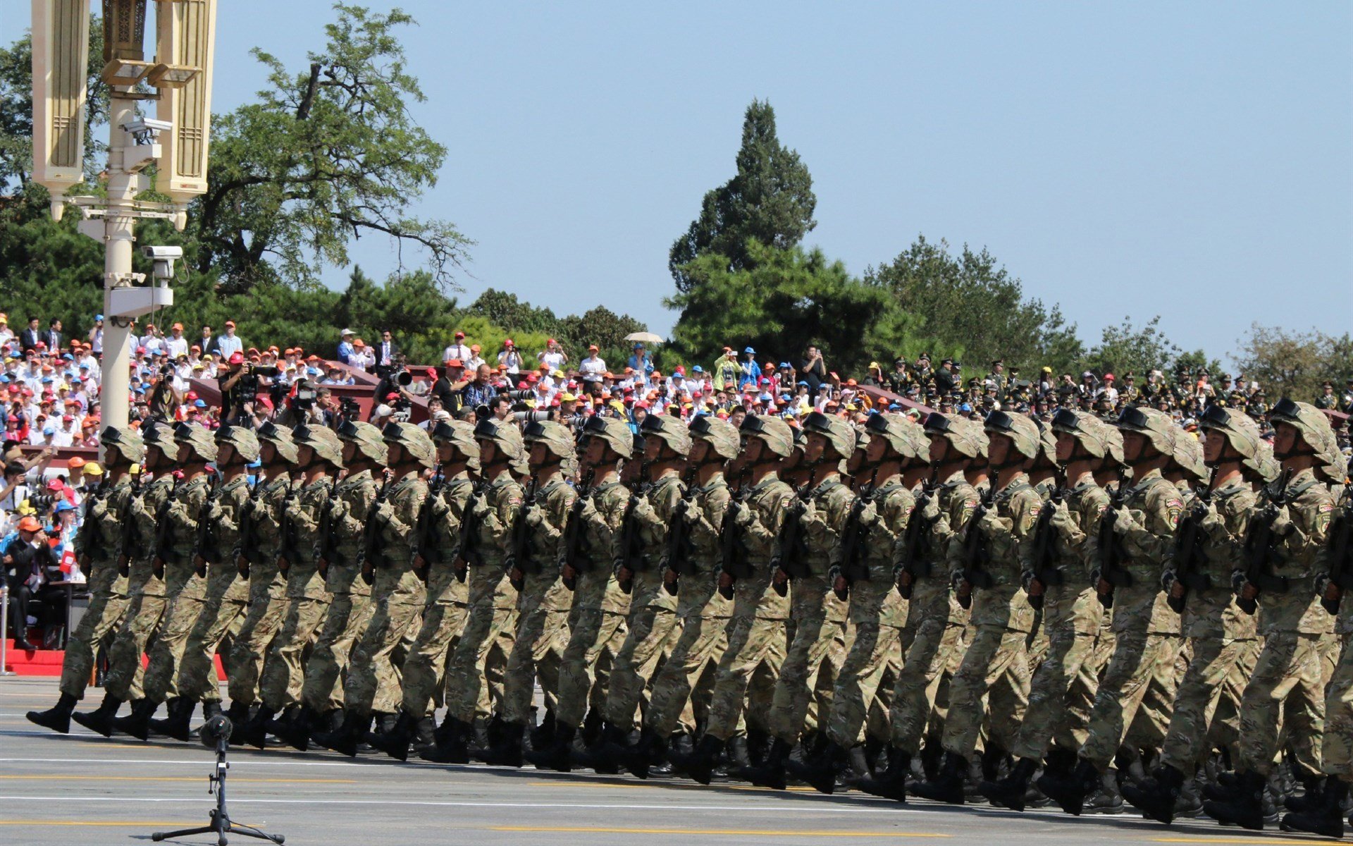 德里赫特NBA跨界奇袭，当足球悍将的长途奔袭接管季后赛