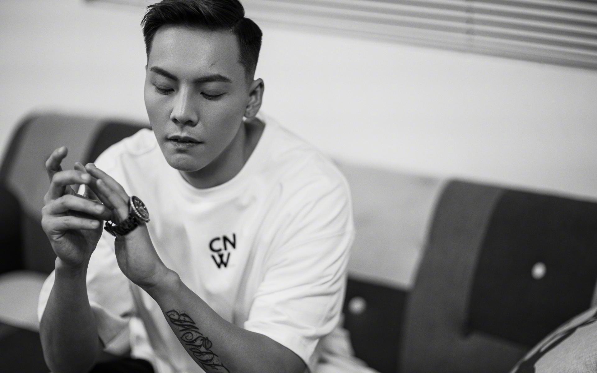 跨域辉煌,山西队篮球场碾压国王,布克足球赛主宰意甲焦点战