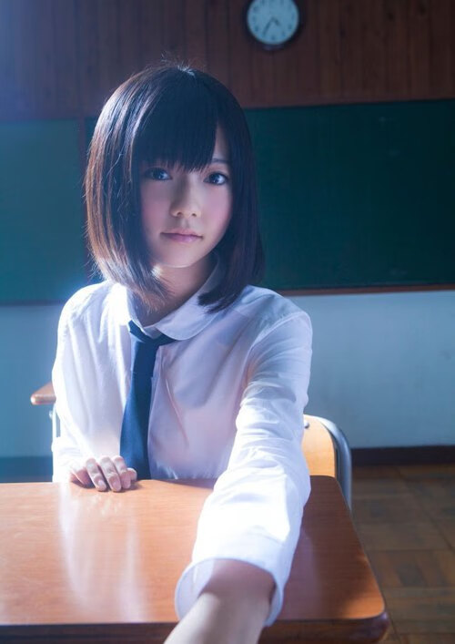 阿圭罗引领战术革命，阿森纳全面压制卡塔尔队，展现节奏掌控艺术