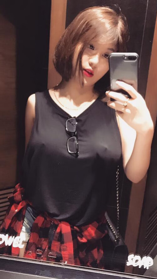 首先，请让我为你扩展思维，撰写一个极具张力与深度的文章标题
